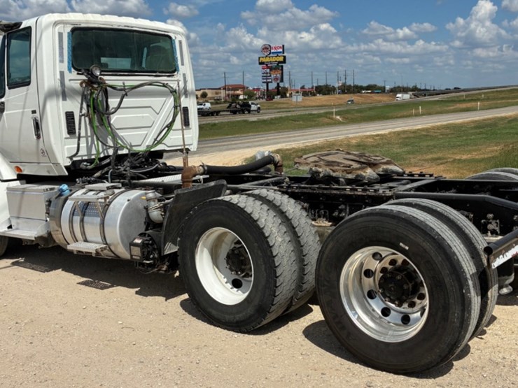 2016-international-prostar-image-5