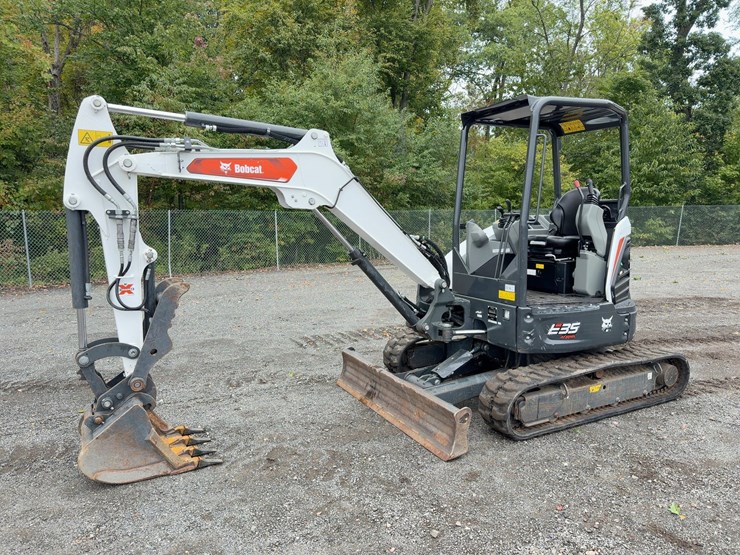2023-bobcat-e35i-image-1