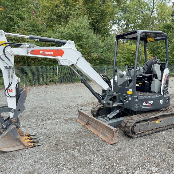 2023 BOBCAT E35i