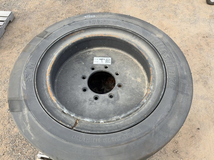 (4)-33x12-20-solid-skid-steer-tires-image-4