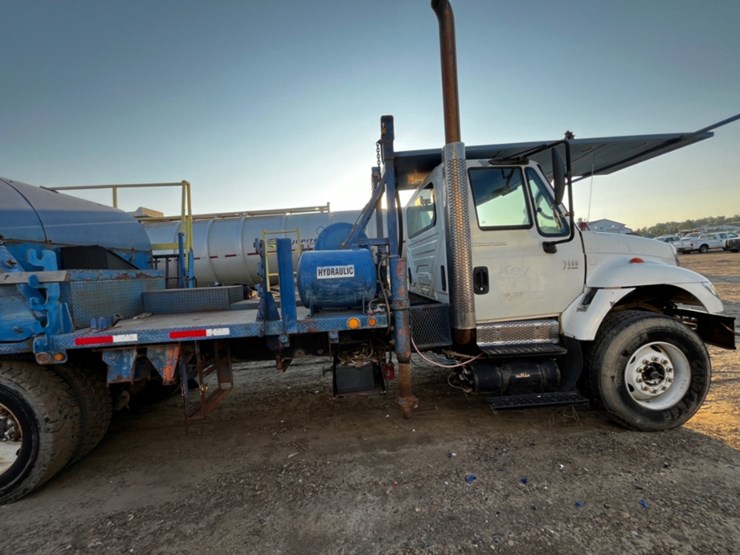 2006-international-workstar-7400-image-4