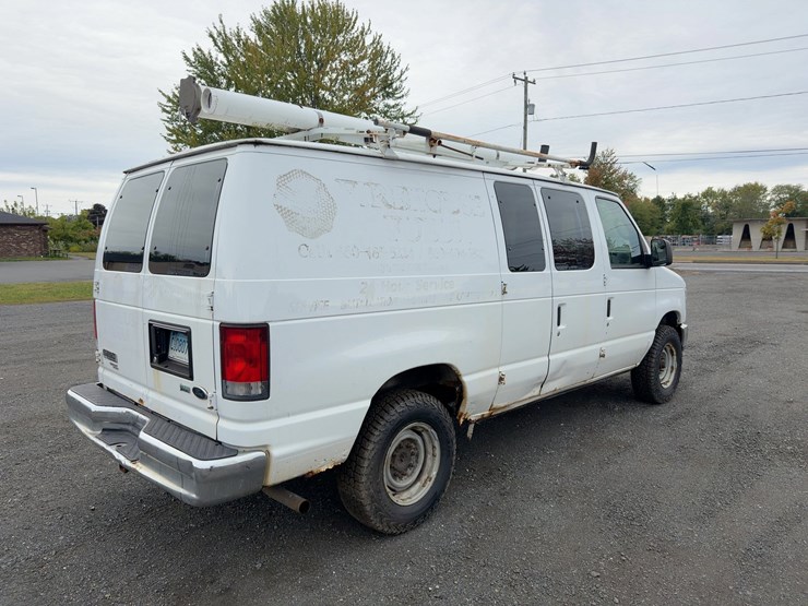 2014-ford-e250-image-5