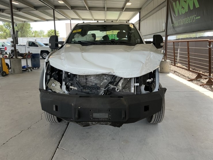 2022-ford-f550-image-3