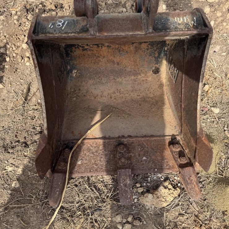 CATERPILLAR 18