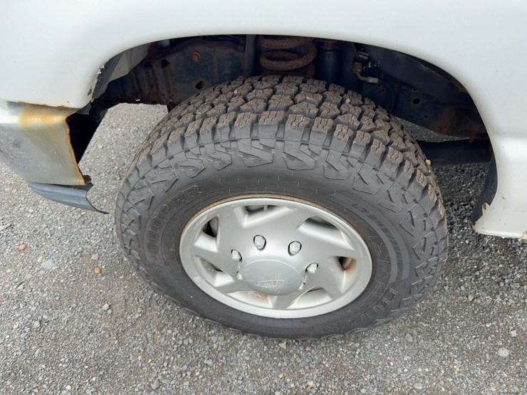 2014-ford-e250-image-11