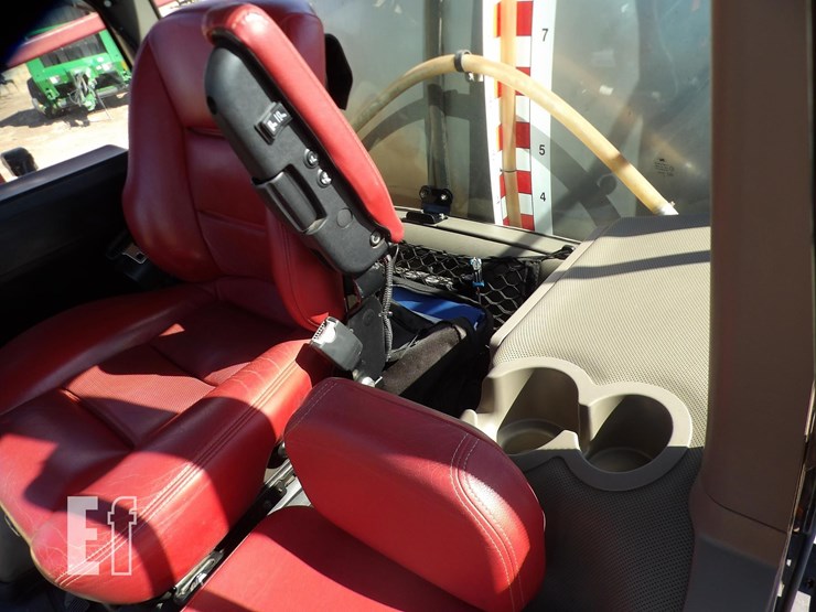 2017-case-ih-patriot-3340-image-32