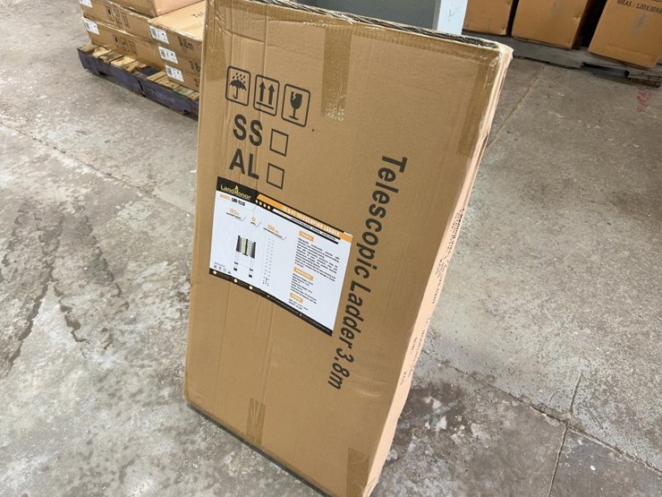 12’-telescoping-ladder-image-3