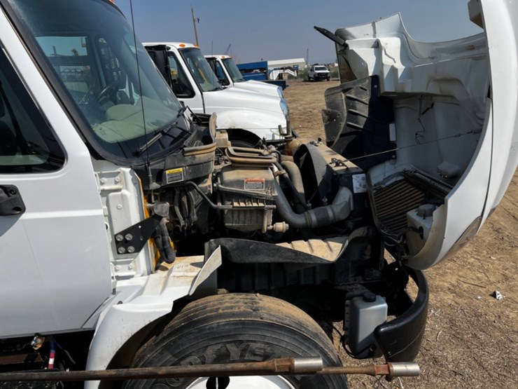 2013-international-durastar-4300-image-12