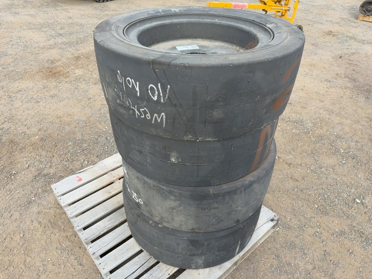 (4)-33x12-20-solid-skid-steer-tires-image-3