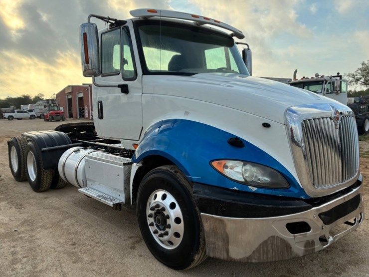 2016-international-prostar-image-3
