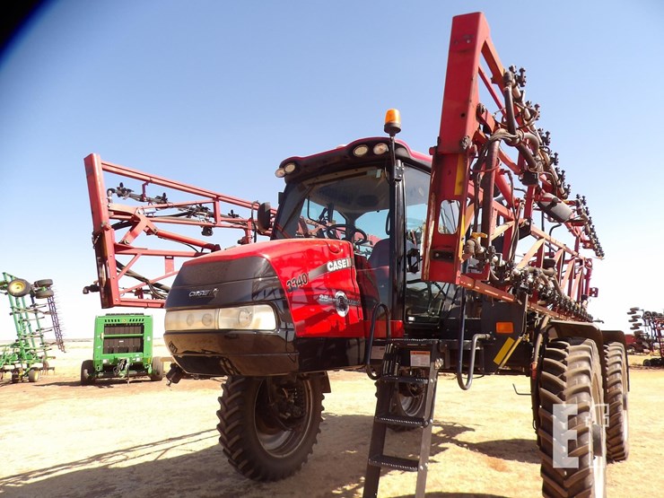 2017-case-ih-patriot-3340-image-2