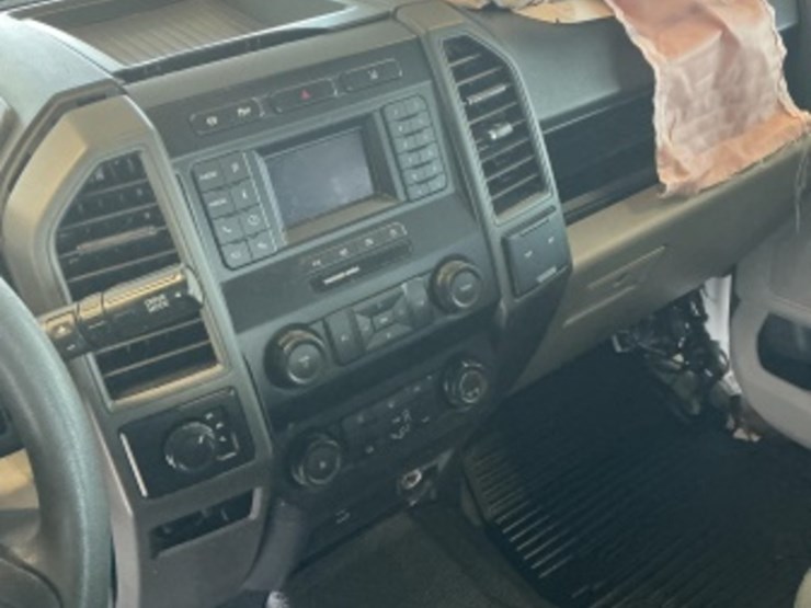 2022-ford-f550-image-18