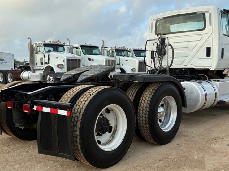 2016-international-prostar-image-4