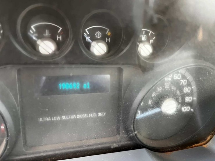 2015-ford-f550-image-11