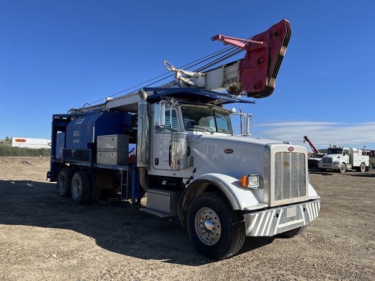 2009-peterbilt-367-image-3