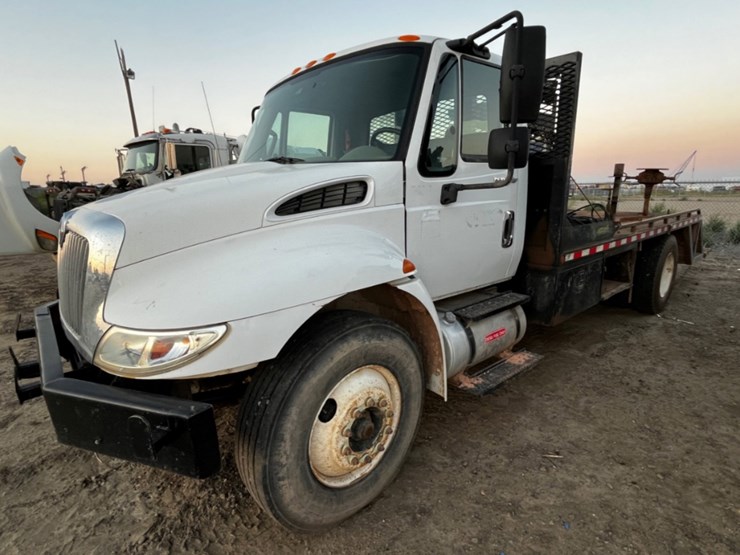 2013-international-durastar-4300-image-1