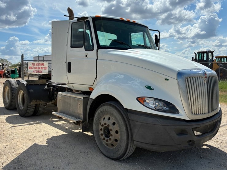 2017-international-prostar-image-3