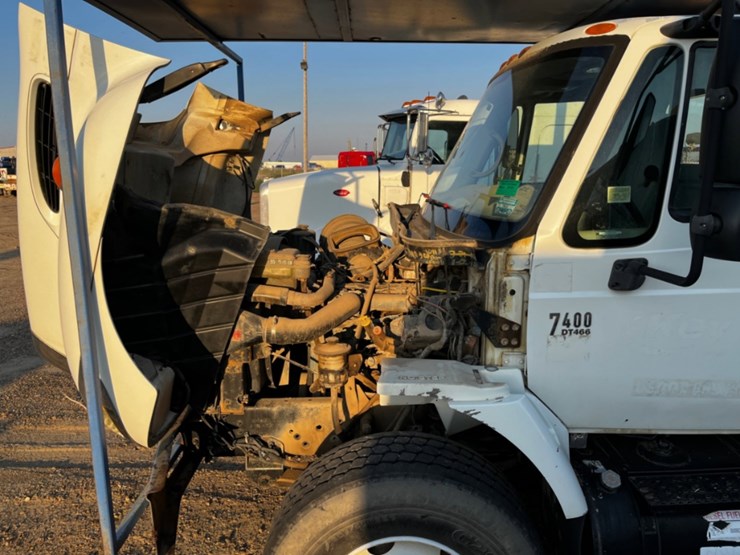 2006-international-workstar-7400-image-12