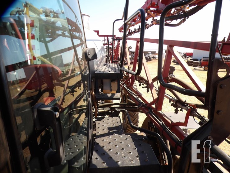 2017-case-ih-patriot-3340-image-25
