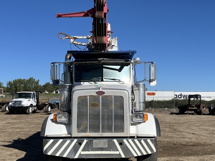 2009-peterbilt-367-image-2