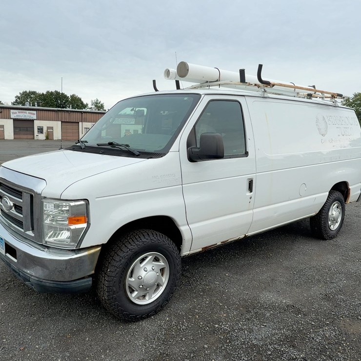 2014 FORD E250