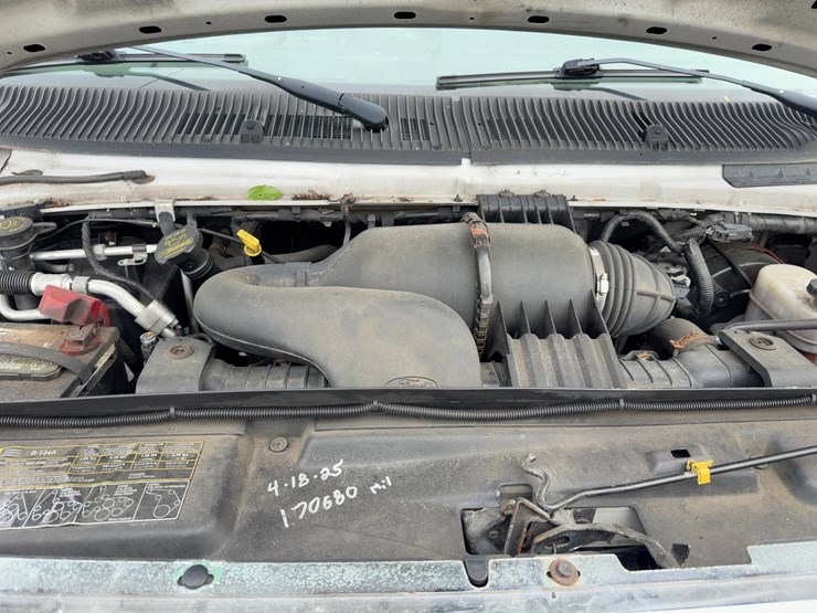 2014-ford-e250-image-12