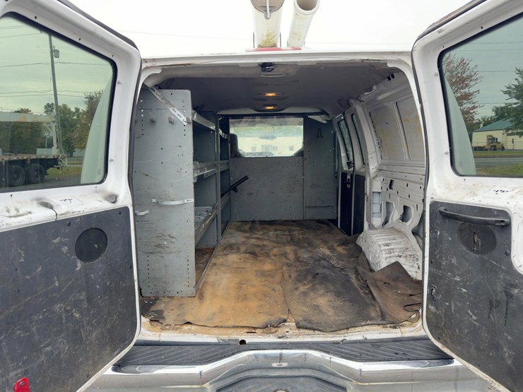 2014-ford-e250-image-14