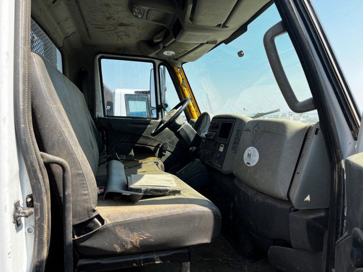 2013-international-durastar-4300-image-11