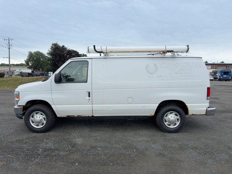 2014-ford-e250-image-2