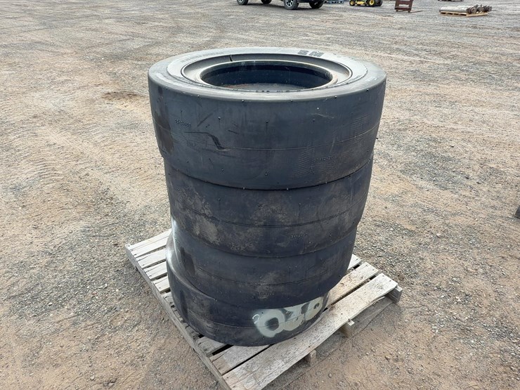(4)-33x12-20-solid-skid-steer-tires-image-1