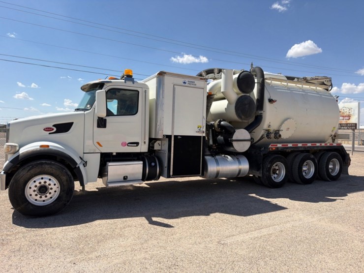2018-peterbilt-567-image-1