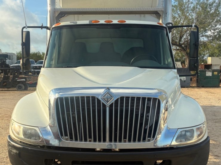 2008-international-durastar-4300-image-2