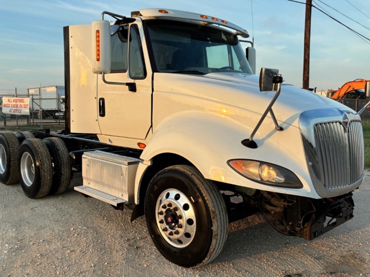 2017-international-prostar-image-3