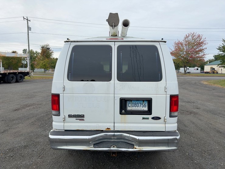 2014-ford-e250-image-4