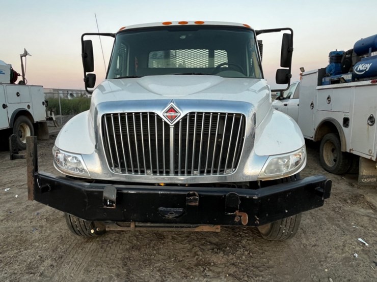 2013-international-durastar-4300-image-2