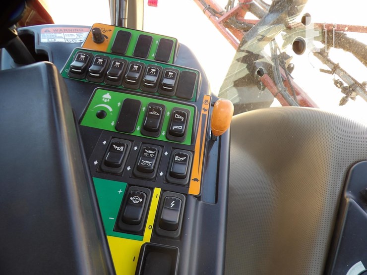 2017-case-ih-patriot-3340-image-41