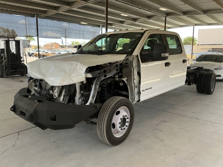 2022-ford-f550-image-4