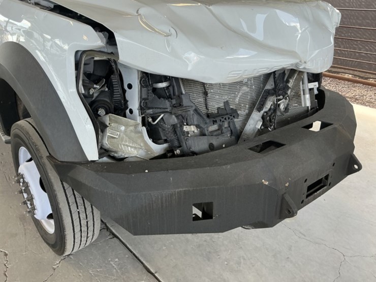 2022-ford-f550-image-9