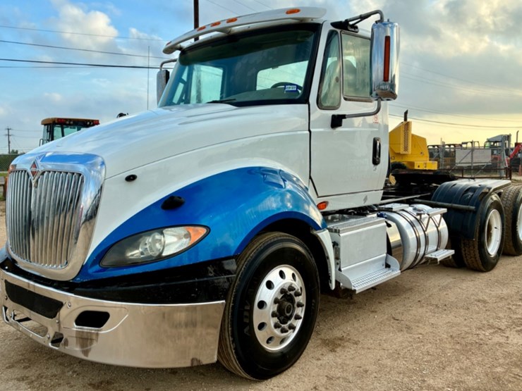 2016-international-prostar-image-1
