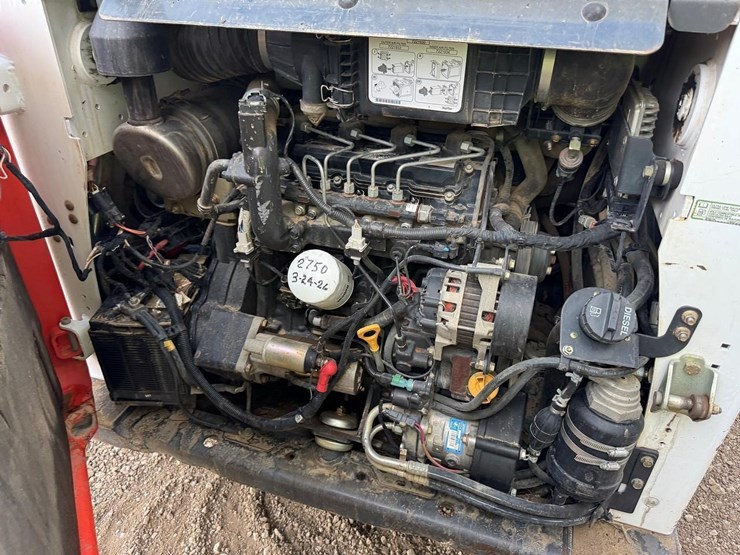 2016-bobcat-s650-image-13