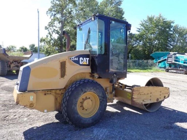2011-caterpillar-cs44-image-5