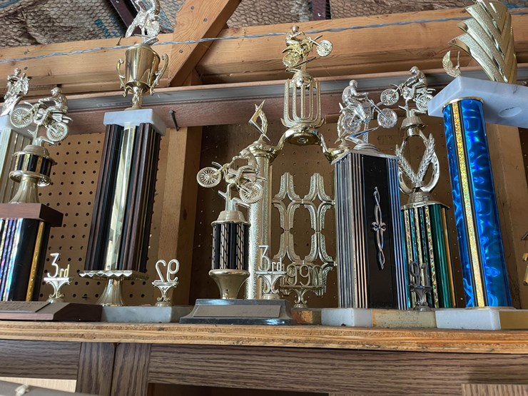 #9255-•-trophies-shelf-image-3