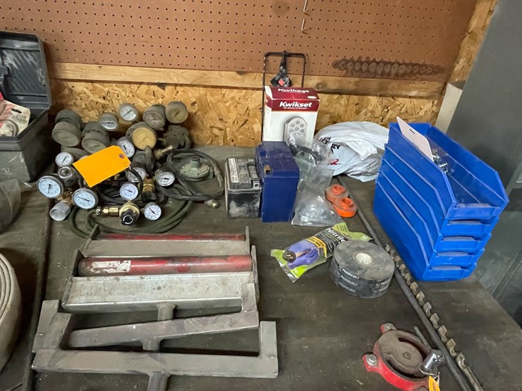 #9230-•-lot-of-shop-items-on-table-image-1