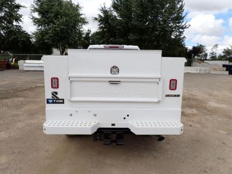 2024-chevrolet-silverado-3500hd-image-6