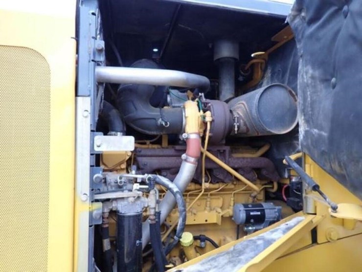 2014-deere-624k-image-58
