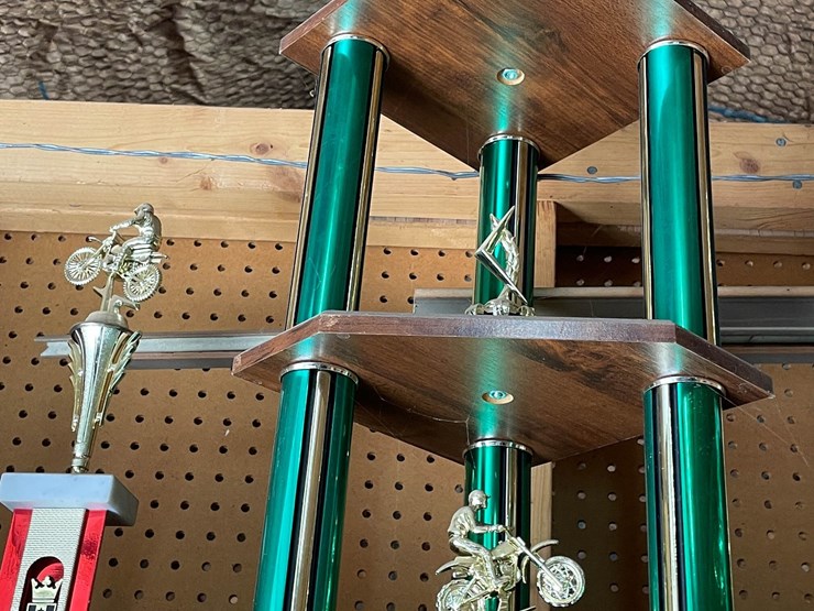 #9255-•-trophies-shelf-image-5