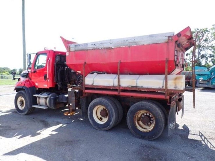 2015-freightliner-108sd-image-7