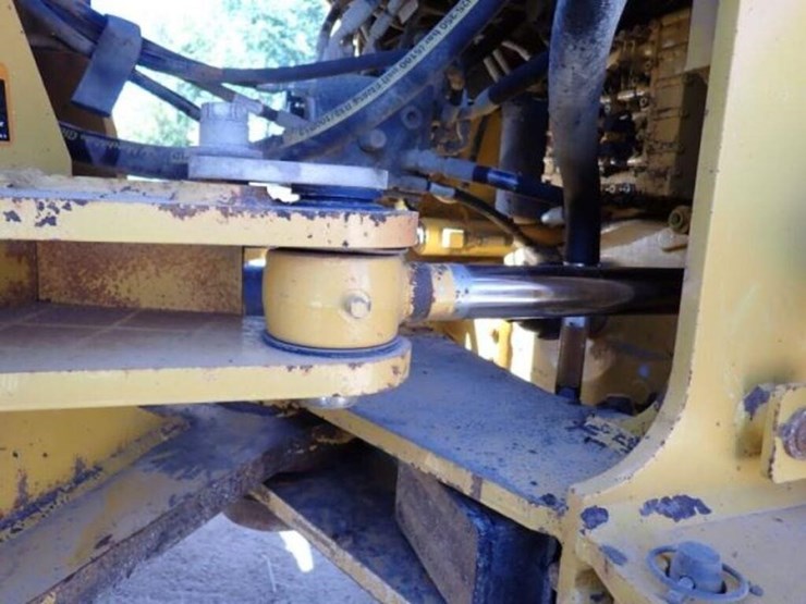 2015-deere-544k-image-41