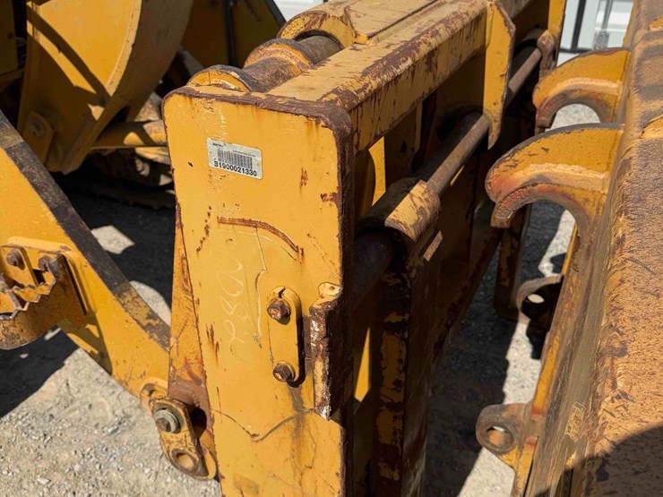 caterpillar-953k-image-11