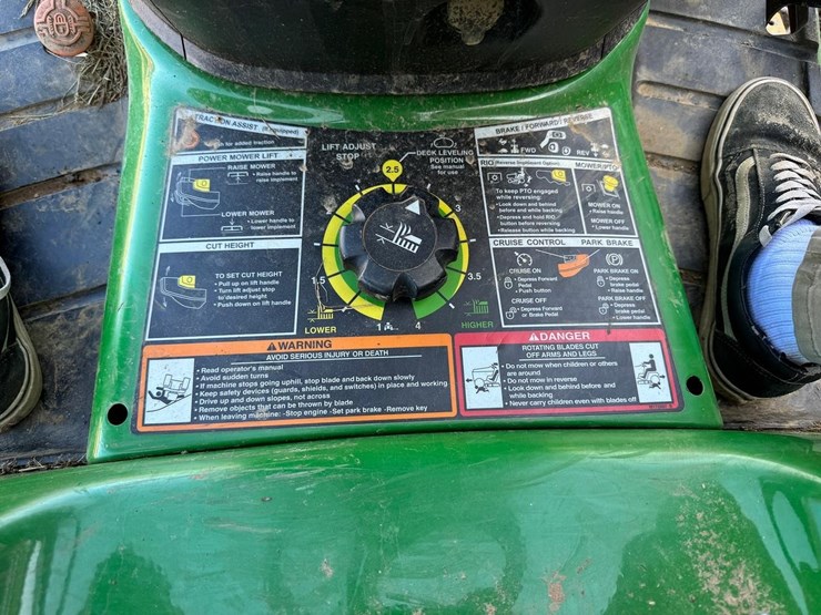 john-deere-x580-image-25